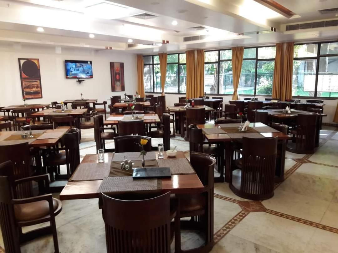 New Delhi Ymca Tourist Hostel Екстериор снимка